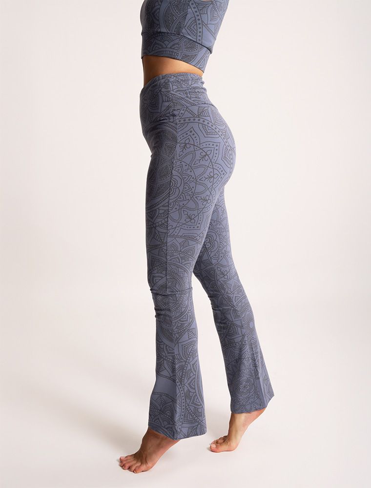 Yoga Hose Guna - enzianblau